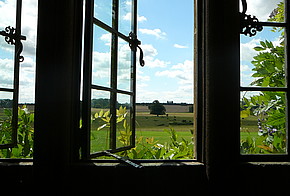 Fenster offen lüften Himmel Landschaft